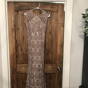 R M Richards Womens size 6 Champagne Sleeveless